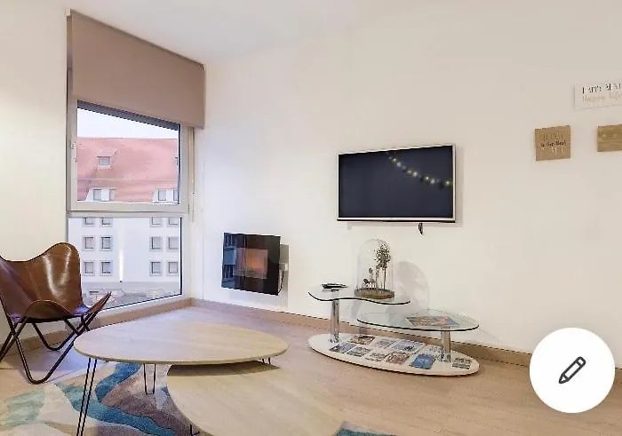 Centre Historique Avec Garage *